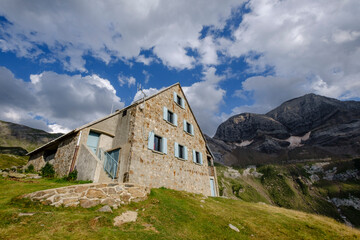 Fototapeta na wymiar Espuguettes refuge, Pyrenees National Park, Hautes-Pyrenees, France