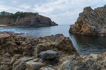 日本　青森県西津軽郡深浦町の仙北岩トンネル近くの海岸の風景