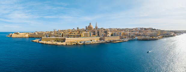 Panorama of Valletta city - capital of Maltese island - obrazy, fototapety, plakaty