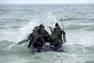 Korean Army special forces in maritime infiltration training