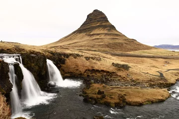 Tableaux ronds sur plexiglas Kirkjufell Kirkjufell is a remote mountain in Iceland, located on the Snæfellsnes peninsula