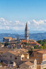Glockenturm des Klosters San Pietor in Perugia