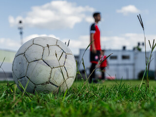 Pelota de futbol blanca © Ignacio Tononi