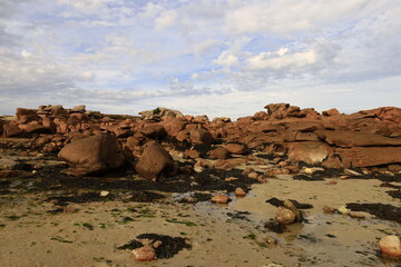 Renote Island is an island belonging to the French commune of Tr&eacute;gastel, in the department of C&ocirc;tes-d'Armor, Brittany.
