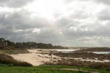 Joli paysage de mer sur la côte bretonne à Landrellec en hiver - Bretagne France