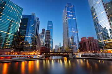 Chicago, Illinois, USA. Cityscape image of Chicago skyline at winter sunrise. - obrazy, fototapety, plakaty