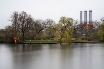 Langzeitbelichtung, die Spree am Charlottenburger Ufer, Berlin, Deutschland