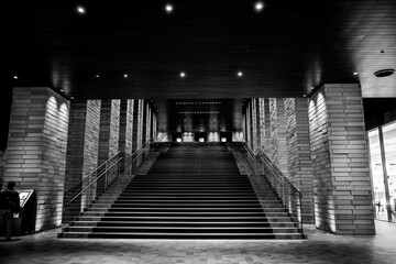 コンサートホールへの長い階段