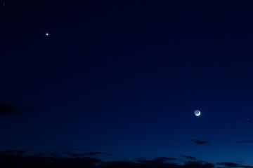 crescent moon, jupiter and venus in the sky - obrazy, fototapety, plakaty