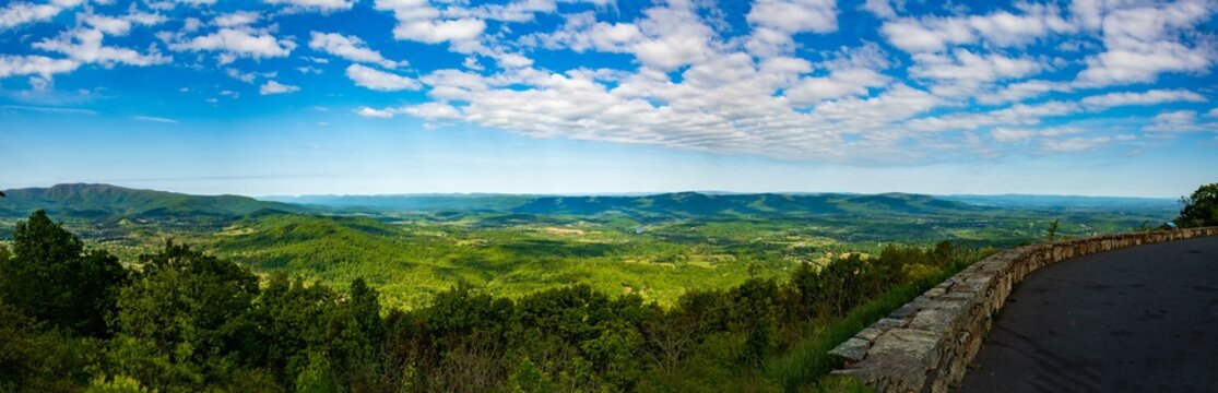 Signal Knob overlook on Skyline Drive in the Shenandoah National Park, Virginia