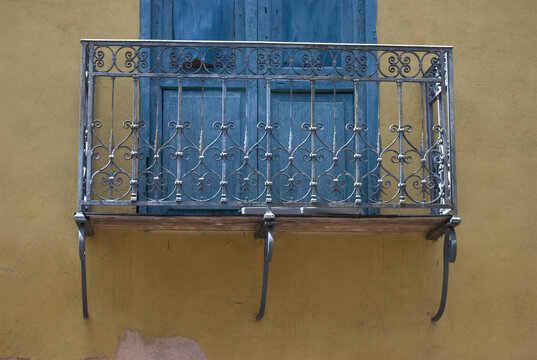 Ventanas,son los ojos de nuestras casas y edificios,las coloniales son hermosas.