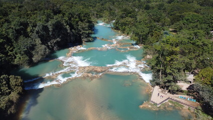 Fototapeta na wymiar Cascadas Agua Azul Chiapas