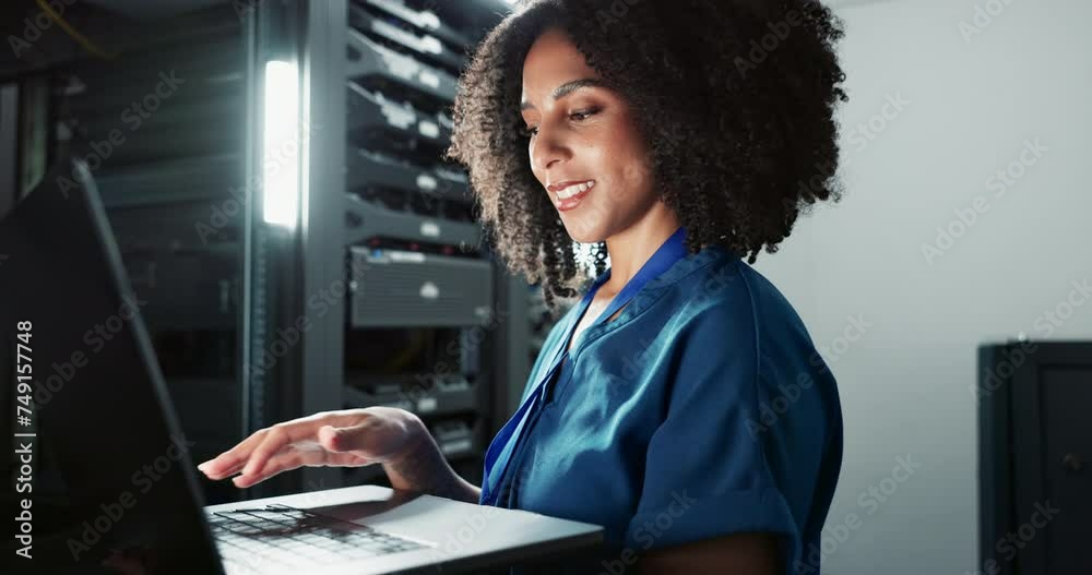 Fototapete Smile, engineer and woman on laptop in data center for cyber security, coding and update database. Happy, technician and computer in server room for information technology, typing and programming