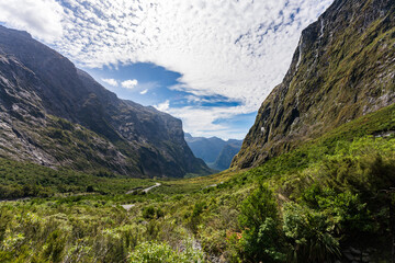 ミルフォードサウンドの山岳風景