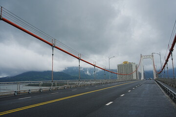 Fototapeta na wymiar Thuan Phuoc Bridge in Da Nang, Vietnam - ベトナム ダナン トアンフック橋