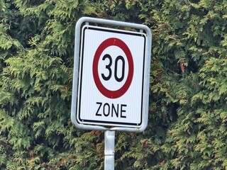 30-Zone - Geschwindigkeitsbegrenzung 1
