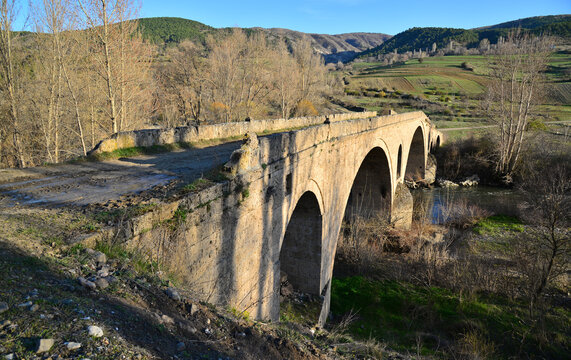 Located in Cankiri, Turkey, Akbas Bridge was built in the 20th century.