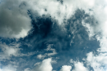 この雲の奥に、無限の宇宙が広がっている