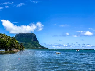 Papier Peint photo Le Morne, Maurice Beautiful landscape of Mauritius island with turquoise lagoon