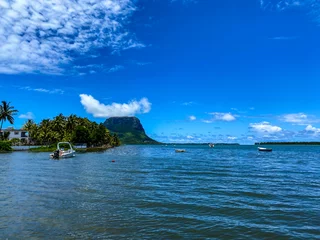Plaid mouton avec motif Le Morne, Maurice Beautiful landscape of Mauritius island with turquoise lagoon