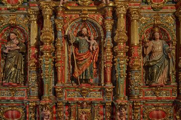 Fototapeta na wymiar Iglesia en Burgos, España, arte y pintura religiosa.