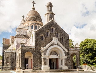 Fototapeta na wymiar L'église du Sacré-Cœur de Balata, Martinique, Fort-de-France, rappelant le Montmartre à Paris.