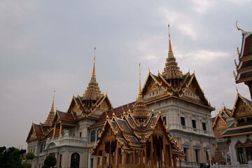 Fototapeta na wymiar Muti-Layer roof in traditional Thai style