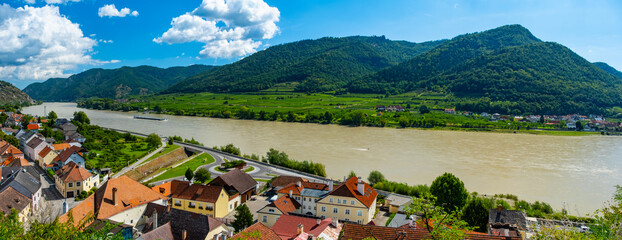 Panorama of Wachau valley with Danube river near Duernstein village in Lower Austria. Traditional wine and tourism region, Danube cruises. - obrazy, fototapety, plakaty