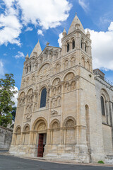 Fototapeta na wymiar Cathédrale Saint-Pierre d'Angoulême, Charente