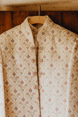 Habits traditionnel indien pour le mari&eacute;