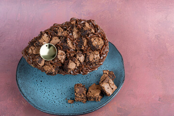 Spoon Easter egg with Brazilian truffle filling and brownie topping_7.