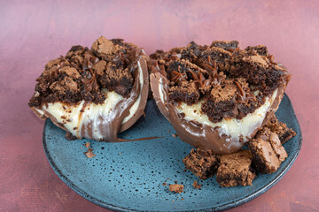 Spoon Easter egg with Brazilian truffle filling and brownie topping_13.