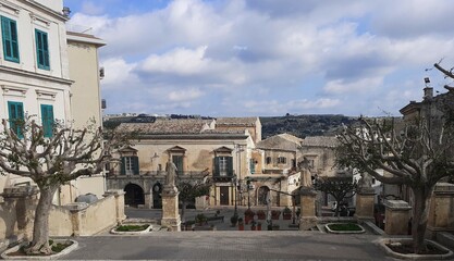 Obraz premium La piazza di fronte la chiesa di San Giovanni a Modica.