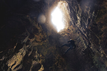 Descenso en una cueva