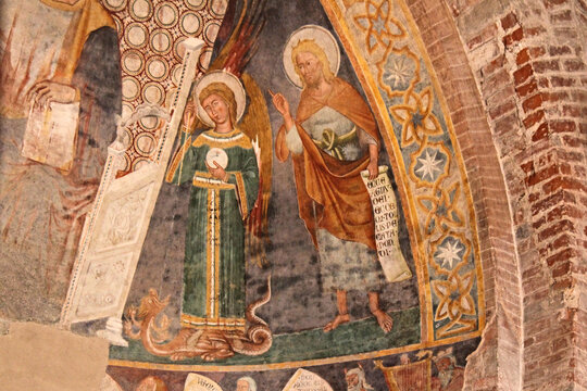 l'Arcangelo Michele e San Giovanni Battista; abside della basilica di Santa Maria in Calvenzano a Vizzolo Predabissi (Milano)
