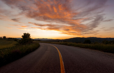 Fototapeta na wymiar sunset over the road