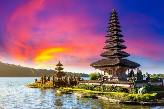 Pura Ulun Danu Beratan Bedugul temple