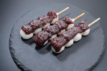 ときどき無性に食べたくなる粒あん串団子