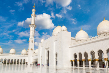 Sheikh Zayed Grand Mosque in Abu Dhabi - 749643916