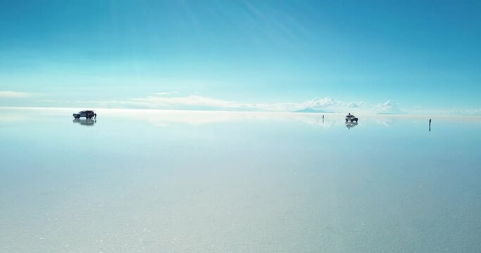 Video drone 4k Salar d'Uyuni Uyuni, Bolivie pendant saison de pluie