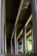 Extra support pillars as additional reinforcements due to extra bridge lanes