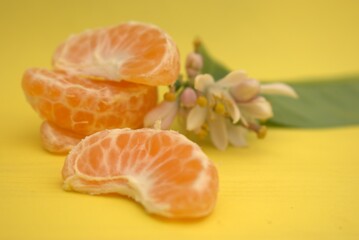 food, fruit, orange, fresh, persimmon, healthy, ripe, sweet, closeup, vegetarian, dessert, nature, diet, organic, wood, tomato, vitamin, juicy, decoration, citrus, green, vegetable, leaf, natural, hea