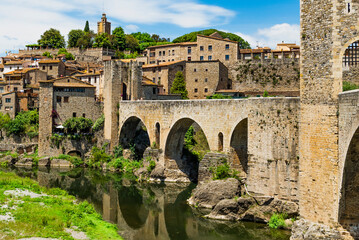 Fototapeta na wymiar Beautiful views of the stunning city of Besalu, in Catalonia, Spain