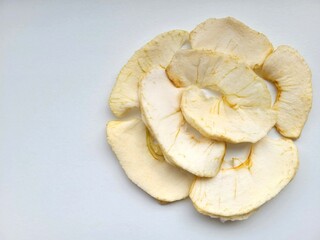 Dried and sliced portion of delicious apples.