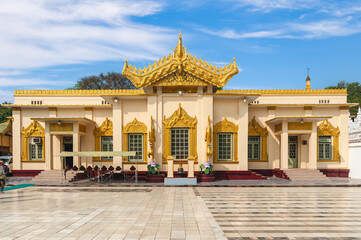 Maha Myat Muni Pagoda, Mahamuni Buddha Temple in mandalay, myanmar burma. - 749843194
