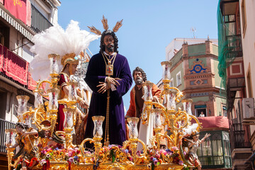 Paso de Misterio de la hermandad de Jesús cautivo de San Pablo, semana santa en Sevilla	 - obrazy, fototapety, plakaty