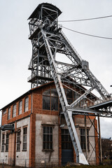Fototapeta na wymiar Ancienne structure de la Mine de Saint-Etienne aux Puits Couriot