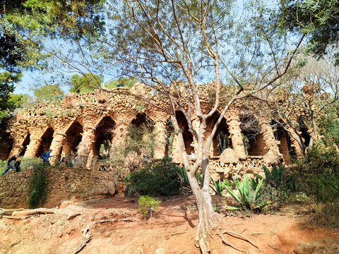 Park G&uuml;ell is a privatized park system composed of gardens and architectural elements located on Carmel Hill, in Barcelona, Catalonia, Spain.