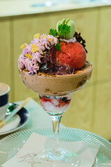 チョコレートパフェ　和風