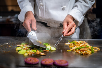 【#鉄板焼】野菜炒めを作るシェフの手元